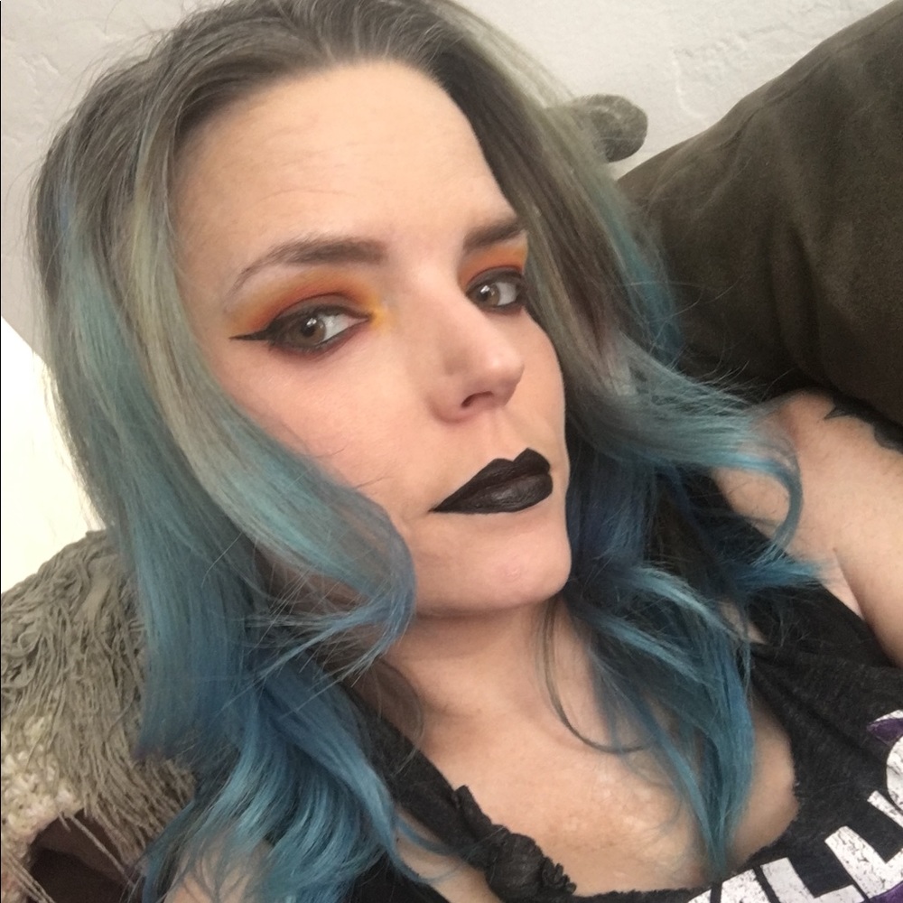 Meet your Posher, Annie